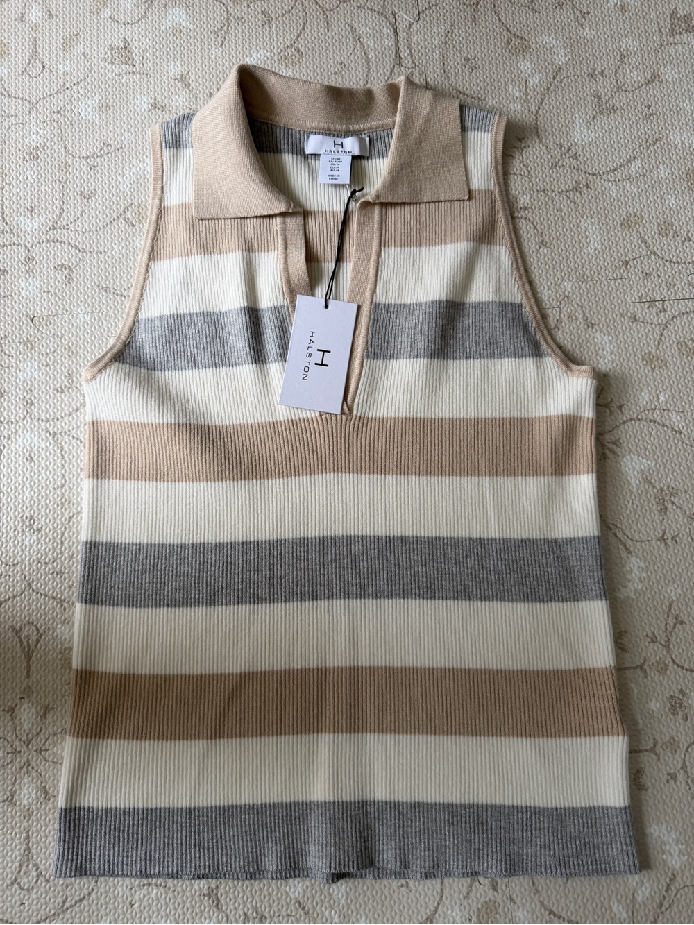 NWT Halston ribbed tank with collar - medium